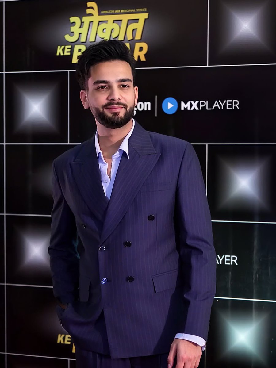 rajumuke53's tweet image. Rao Sahab 🔥 👍 
#AukaatKeBaharStreamingNow
#ElvishYadav #ElvishArmy