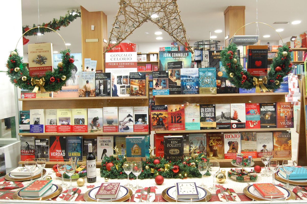 ¡Festín de historias!🌲📖Librería LUA se suma al concurso de Escaparates Navideños con un rincón lleno de magia e ilusión. ¡Gracias por acompañarnos siempre! 🎄✨
#ComercioGU #navidadenguadalajara #magiadenavidad #navidadentrelibros