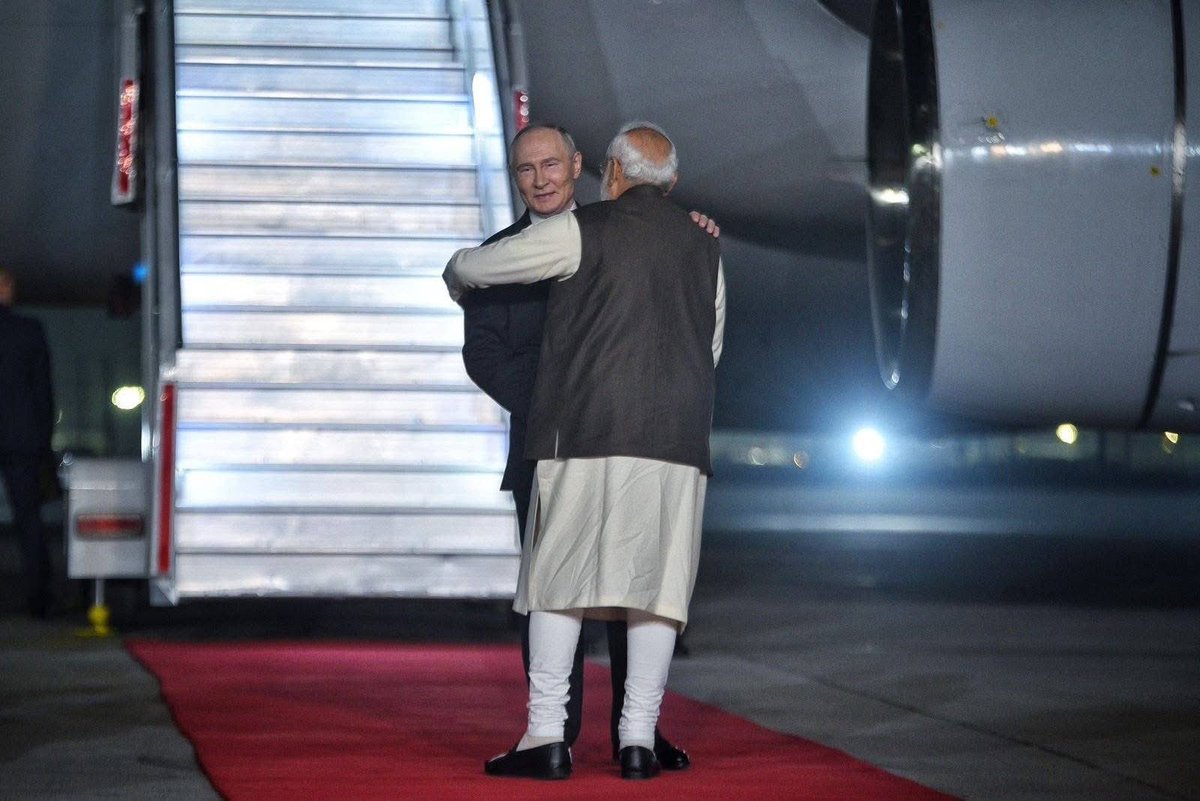 Welcome to India President Putin <a href="/KremlinRussia_E/">President of Russia</a> <a href="/KremlinRussia/">Президент России</a> 🙏

More stronger India-Russia friendship 🇮🇳🇷🇺

#PutinInIndia