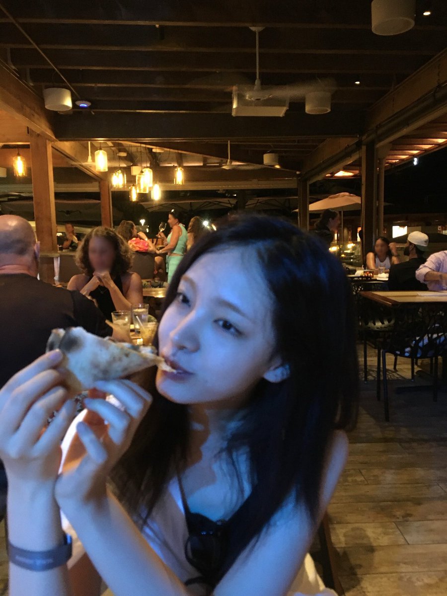 lizeui's tweet image. i offer you my drink with the sweetest smile i own, though i’m sure you can sense the little dangerous flicker behind it. don’t worry, i only bite when someone tries to steal my fries… or my attention for too long. pick wisely before i do