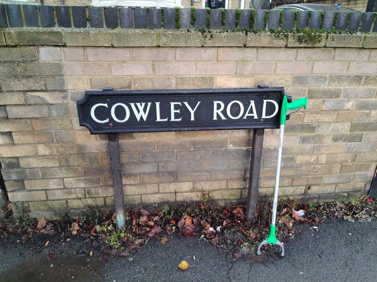 Litterpicking on Cowley Road and Randolph Street! 🎄