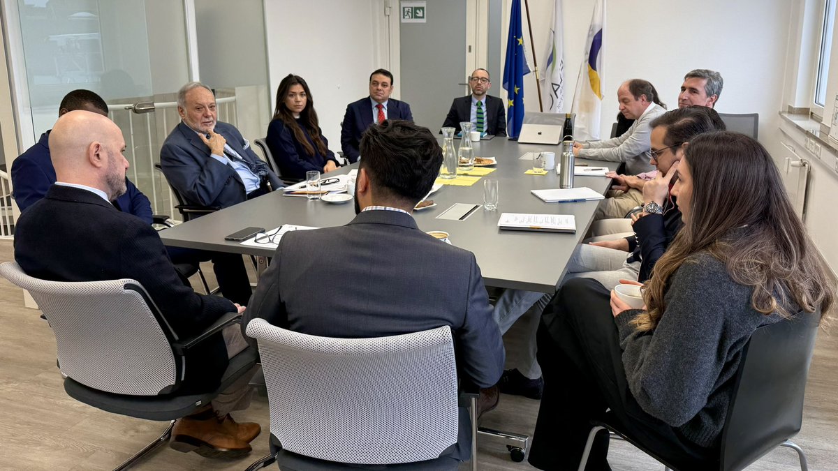eulacfoundation's tweet photo. Recibimos en nuestra sede en Hamburgo al nuevo presidente de nuestra organización, José Antonio Arróspide del Busto.

Con su amplia experiencia diplomática y profundo conocimiento de los procesos birregionales, el Embajador Arróspide del Busto asume la presidencia de la Fundación EU-LAC con el objetivo de fortalecer el diálogo y la cooperación entre la Unión Europea, América Latina y el Caribe.