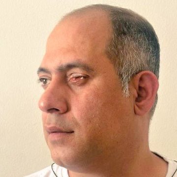 gofund.me/4e0bc9dba
ممنونم از همه کسانی که من رو میبینن دردم رو میفهمن و تا الان کنارم بودن حمایتم کردن..شاید یه روزی سختیها تموم بشه و نیاز به هیچکس نداشته باشم اما الان تو این شرایط واقعا به حمایت تک تک شما نیاز دارم……
یه روزی نوبت ما هم میشه که با آرامش نفس بکشیم و زندگی