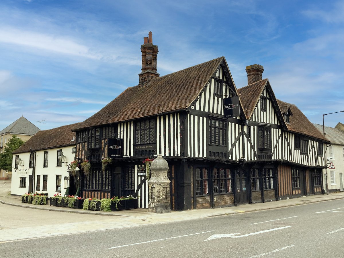 EverardCole's tweet photo. ⭐️ Everard Cole are delighted to announce the successful sale of The Old Siege House #Colchester. A character 15th Century building with the original bullet scars of the Siege of Colchester in 1648! The property has been purchased by a local operator who intends to retain the establishment as a thriving restaurant and bar. This is a great example that whilst the trade struggles under certain economic factors, there is still growth within the sector. The freehold of the property was sold off a guide price of £650,000. ⭐