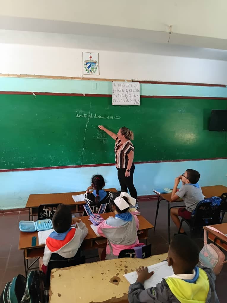 “Tu pasión por enseñar es la chispa que enciende el amor por aprender.”
#EducaciónArtemisa
#CubaMined