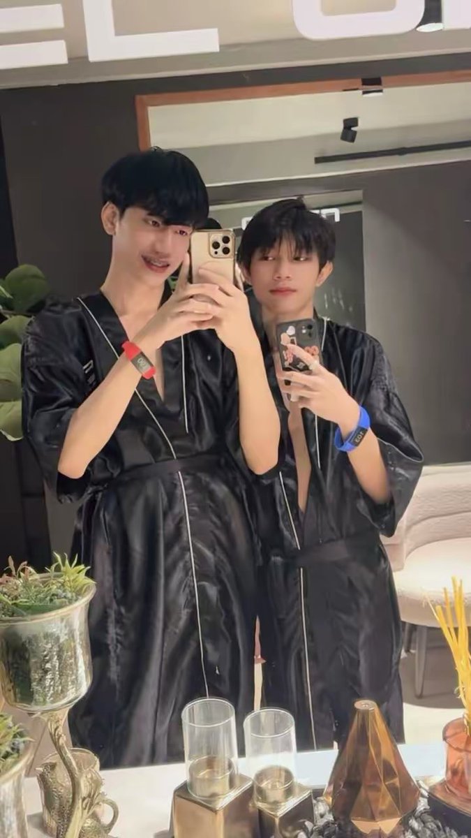Blacksnow_x's tweet photo. มาแช่น้ำป๋อมแป๋ม ♨️
@JaoNimo_05 @FEELONSEN https://t.co/jFW3p4fmKo