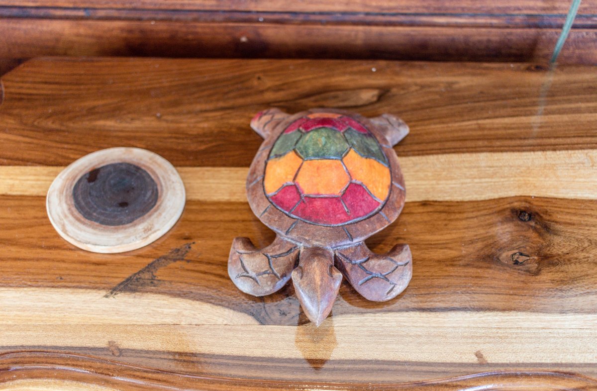 TurtlesNestJa's tweet photo. The villa is dotted with little trinkets like this one. Bought from passing artists or spotted at roadside stalls. There’s always treasure to be found! https://t.co/JQGAMnY1GF