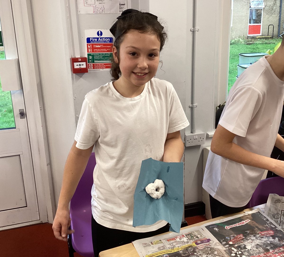 Year 6 have been practising their sculpting skills this afternoon in preparation for their final piece which they are making in a few weeks’ time. A messy but fun afternoon we had. #PLinspiration <a href="/OakTreesMAT/">Oak Trees MAT</a>