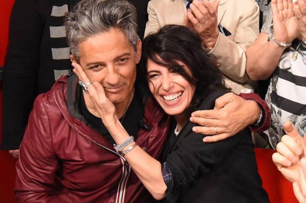 Fiorello propone Giorgia direttrice artistica di #Sanremo2027.

Giorgia: “Tu ci saresti? Quando parli di questo Sanremo ipotetico, impossibile, utopistico…”
Fiorello: “Ne parliamo, Giorgia. Se ci sei tu magari mi viene lo sghiribizzo” 

#LaPennicanza
