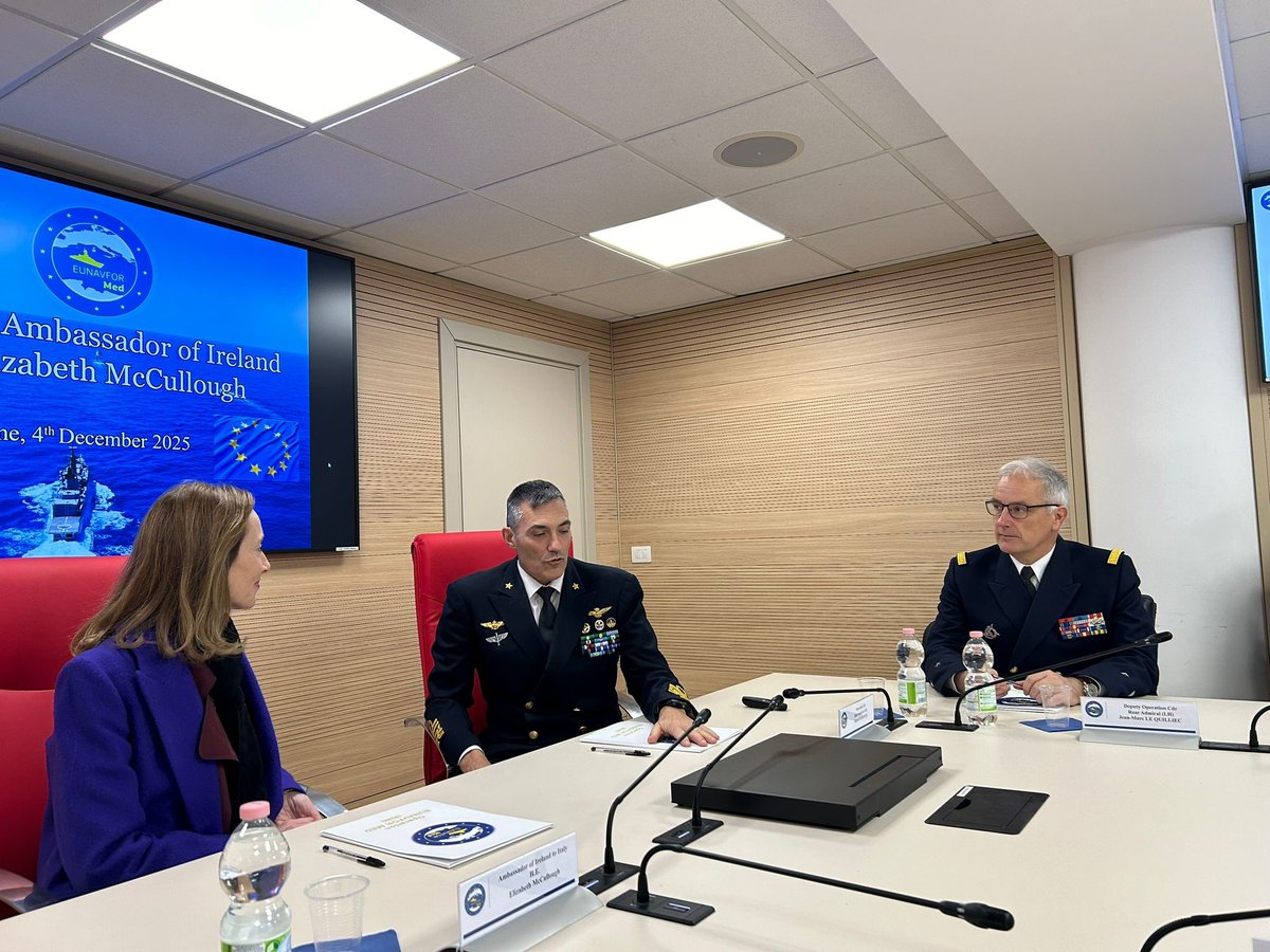 IrlEmbRome's tweet photo. Today, @AmbIrelandRome visited @EUNAVFOR_MED's operational HQ in Rome, reaffirming Ireland’s strong support for maritime security in the Mediterranean region.

The Ambassador met with Rear Admiral Marco Casapieri, as well as the 🇮🇪 @defenceforces members serving the operation🚢 https://t.co/QyioSwK2aO
