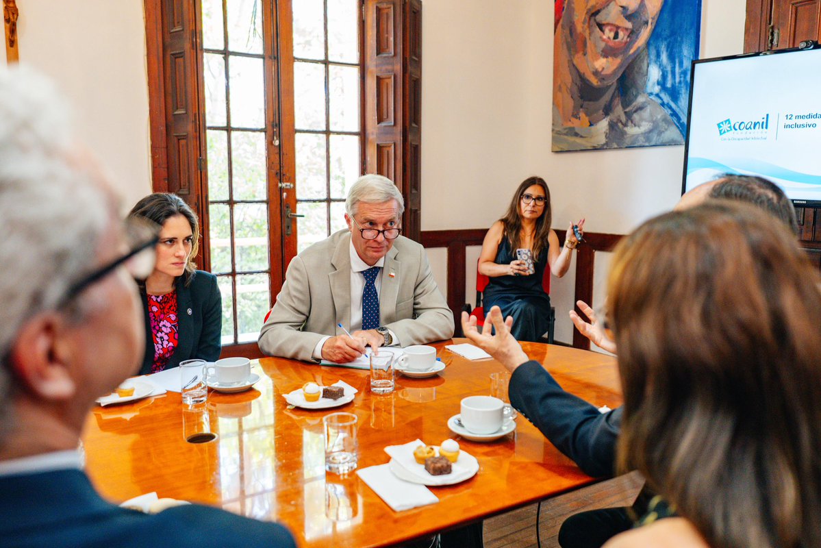 Hoy visitamos COANIL para escuchar, aprender y recoger propuestas que fortalezcan la inclusión de personas con discapacidad intelectual.
Nuestro compromiso es claro: construir un Chile donde cada persona pueda desplegar sus talentos y donde la dignidad se respete siempre.