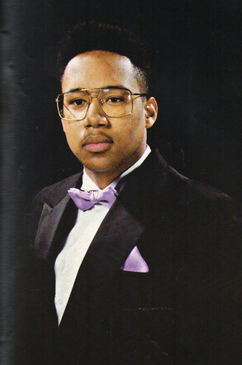 fakeshoredrive's tweet image. Pimp C
12/29/73 - 12/4/07

By 16, Chad Butler was a classically trained musician who’ d sang Italian sonnets at Carnegie Hall. He also received a Division I rating as a tenor &amp;amp; trumpet player in high school

Later in high school, he taught himself how to produce rap music by ear