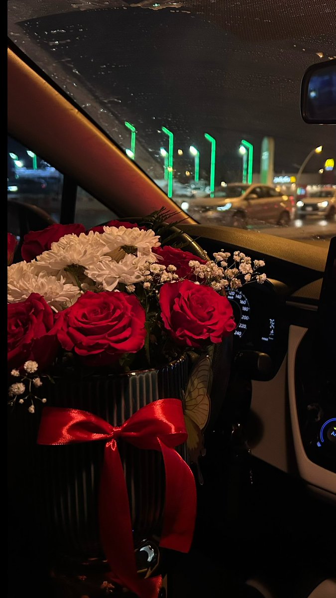 هو الوحيد الي معاه اعرف اللين
مع ان انا طبعي عنييد وقياديّ.