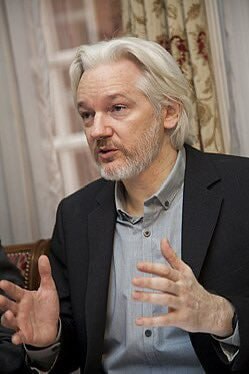 RedEagleUpdates's tweet image. Washington insiders report that Julian Assange seeks a meeting with President Trump to expose further corruption among Democratic elites in Congress and the Obama and Biden administrations. 

Should President Trump grant this meeting?