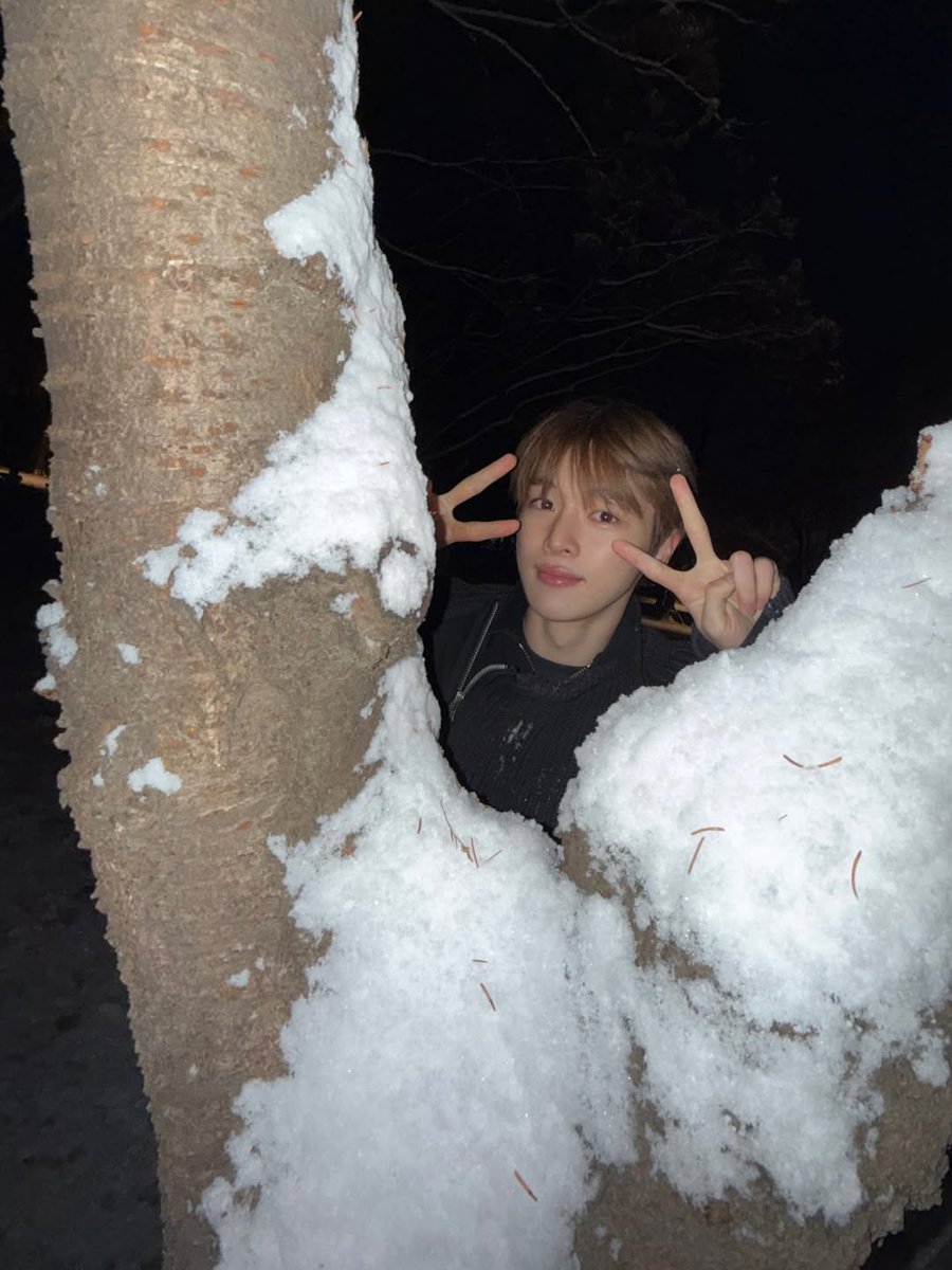 Nouvelles photos de #SUNGCHAN publié sur le compte Instagram de Riize !