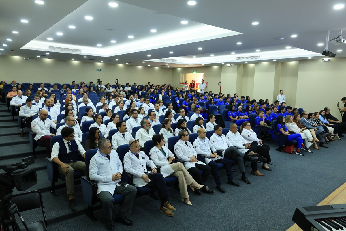 ✨ La excelencia académica que nos inspira ✨

La carrera de #Medicina presentó su Informe de Resultados Académicos, un espacio donde reconocimos el esfuerzo, la dedicación y el compromiso de nuestros docentes y estudiantes destacados 🩺📚.

El acto contó con la presencia de