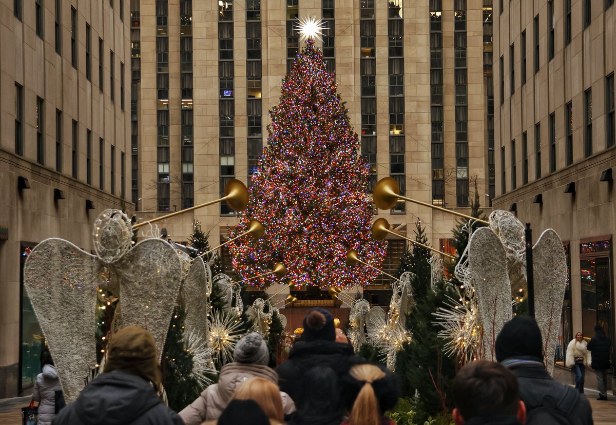 GaryHershorn's tweet photo. The Christmas tree outside 30 Rock in Rockefeller Center as the sun rises. In New York City, Thursday morning #nyc
#newyorkcity #newyork #Christmastree #rockefellercenter #christmastree @rockcenternyc https://t.co/4700Mnhobq