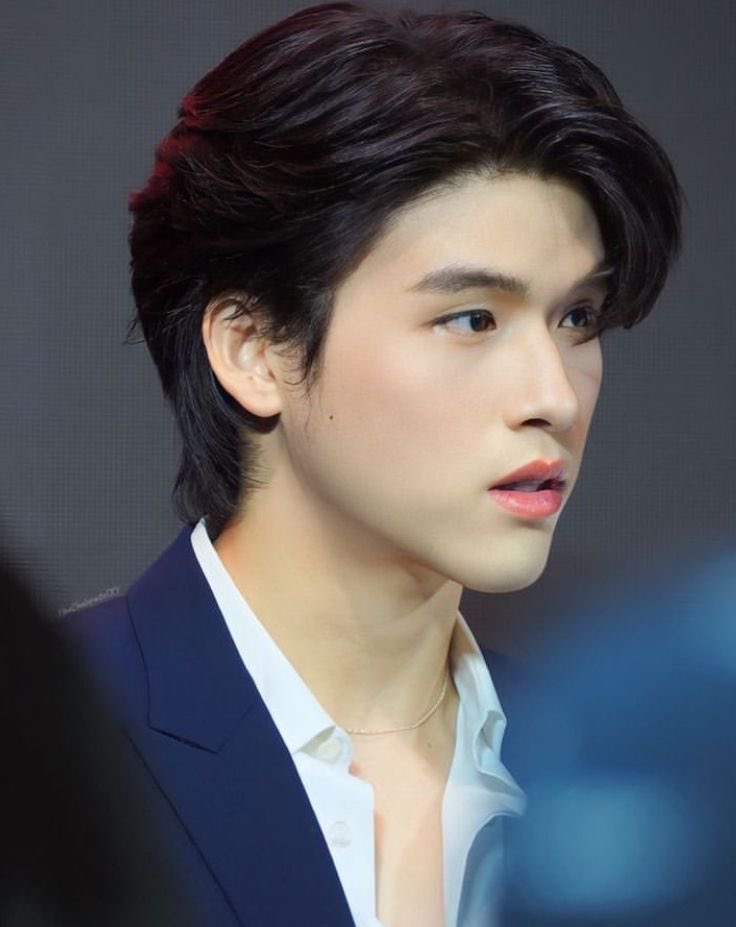 ผมสกายตอนนี้นึกถึงงานวันนั้นเลยอะ หล่อมากกกกกกก ทุกคนช่วยกันกินกรรไกรเหอะคนละอันสองอันเดี๋ยวก็หมด 😭🙏🏻