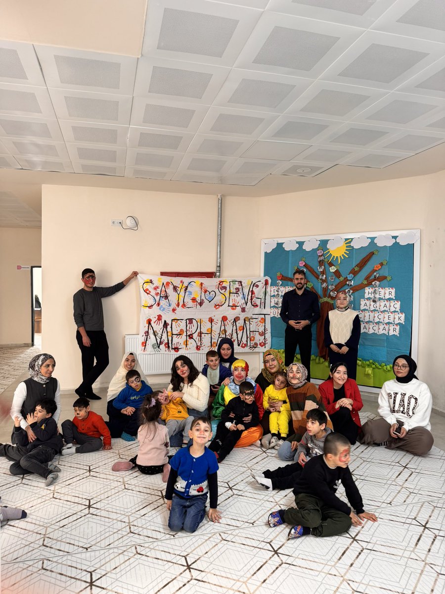 saityildirimerz's tweet photo. 3 Aralık Dünya engelliler günü kapsamında Iğdır Karabağ Özel Eğitim İlkokulu’nda; Iğdır Üniversitesi Sosyal Arabuluculuk Koordinatörlüğü, Sağlık Bilimleri Fakültesi ve Iğdır İl Milli Eğitim Müdürlüğü koordinasyonunda öğrencilerimizle birlikte özel çocuklarımız ile buluştuk. https://t.co/LgBcYQiO3l