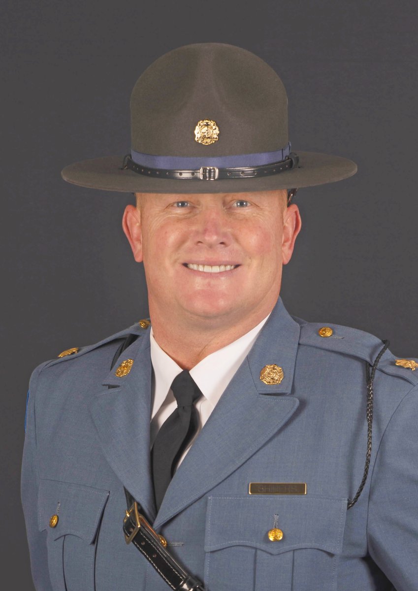 Major Scott A. Shipers, bureau commander for the Executive Service Bureau of the Patrol, will retire January 1, 2026, after 30 years of dedicated service.
Congratulations! 
&gt;&gt; bit.ly/MajorShipersRe…