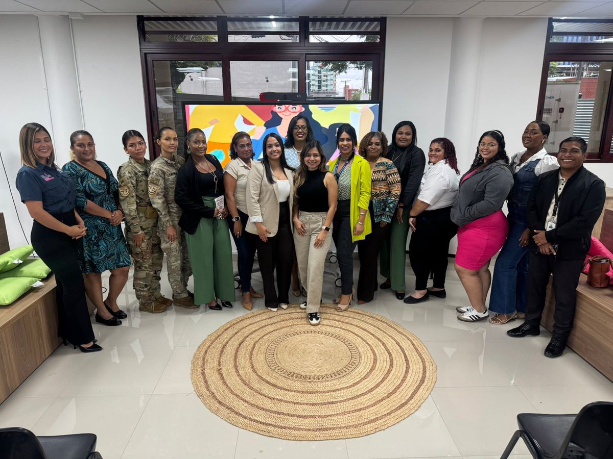 El Centro de Atención Integral de Colón realizó el conversatorio “Dile No a la Violencia Digital”, en alianza con IPANDETEC y el Ministerio Público. Durante la jornada, se impartió también el taller Seguras en Línea, enfocado en crear conciencia sobre el acoso digital.