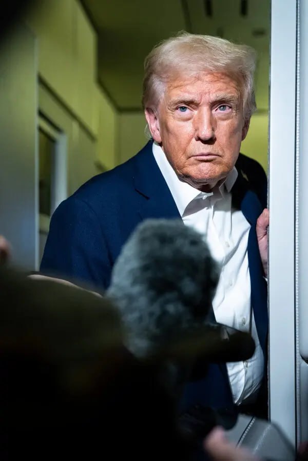 RightScopee's tweet image. 🚨Everyone better answer this one correctly!!

Are you Happy that Trump is the President of America 🇺🇸 ?

A. Yes
B. No