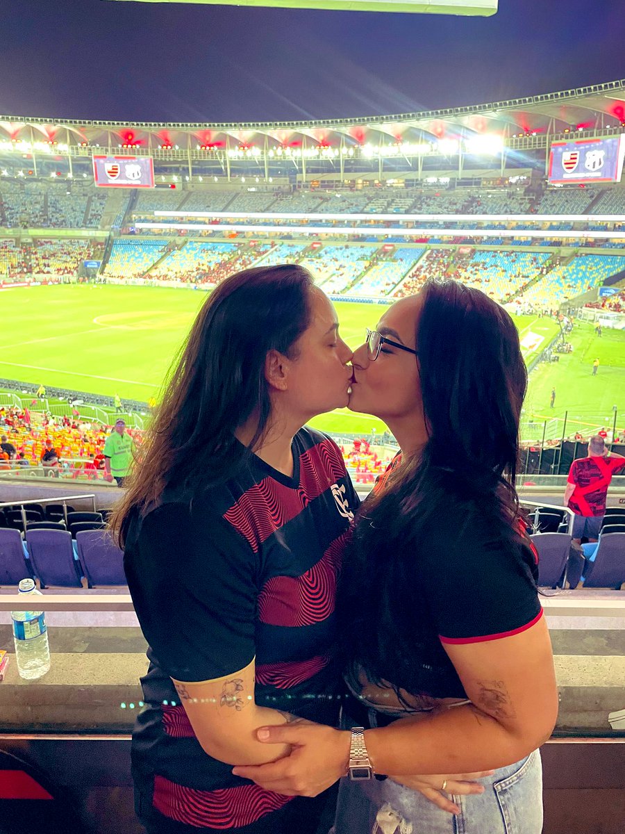 Primeira vez no Maracanã e assistindo mais um título do Flamengo. Do lado do amor da minha vida fica melhor ainda 💛