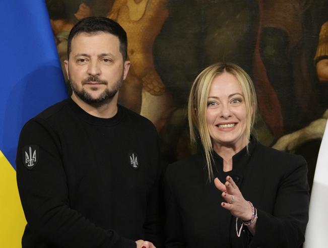 🇮🇹⏸️🇺🇦Italia suspende su participación en el programa para la compra de armas de EE.UU. para Ucrania 

"Las negociaciones sobre un posible alto el fuego están en curso actualmente"

"Si alcanzamos un acuerdo y la lucha se detiene, las armas ya no serán necesarias"

Italia ha