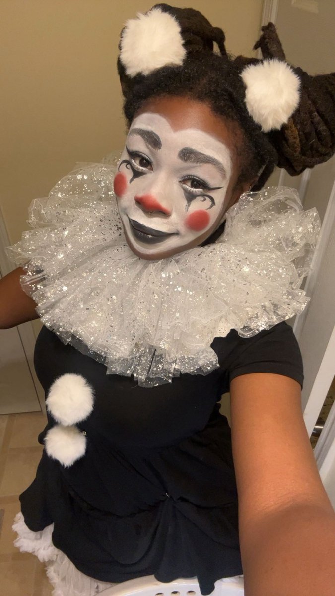 Being a clown is so much fun and I need to do it again.