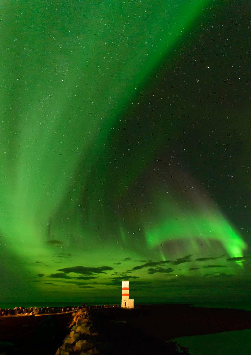 Les aurores islandaises : un moment de pure magie 💚

📖 Photo à retrouver dans mon livre "Les secrets de la photo de paysages nocturnes" (chez <a href="/EyrollesPhoto/">Eyrolles Photo</a> ) !

Par exemple chez <a href="/Cultura/">Cultura</a> : cultura.com/p-les-secrets-…

#photo #islande #aurore #boreale #phare #paysage #nocturne