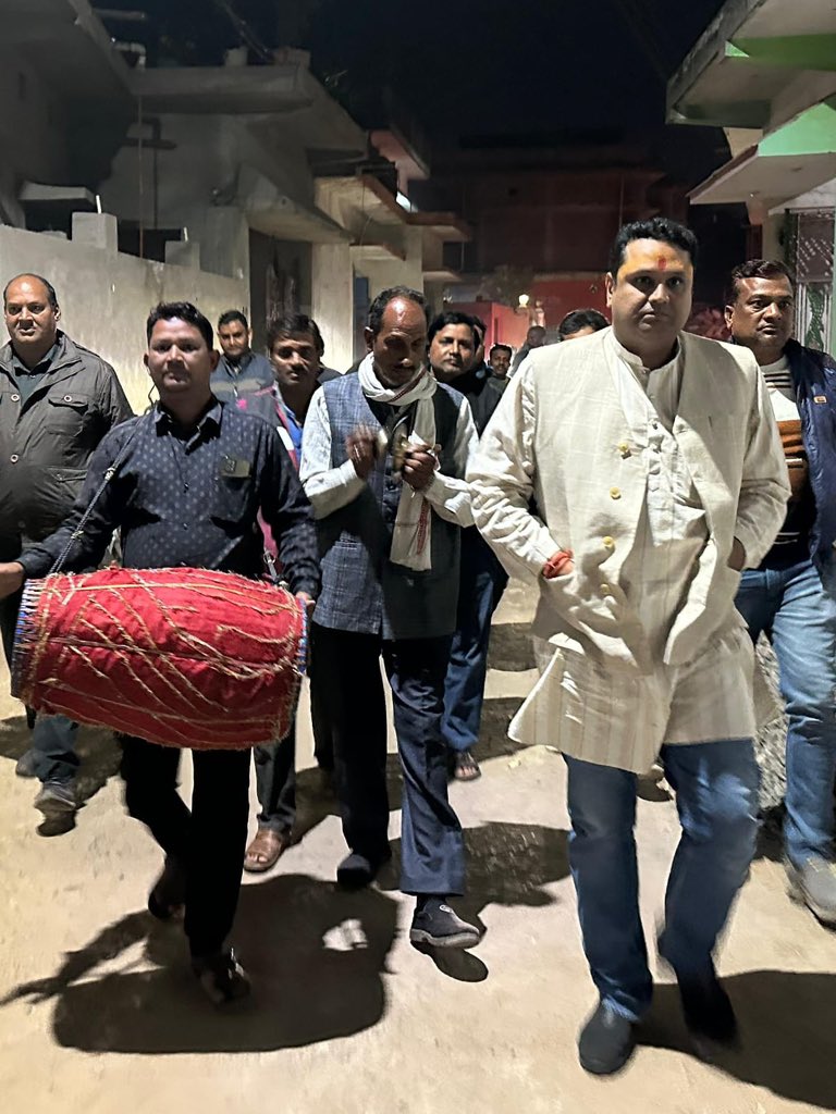 umeshpatelcgpyc's tweet image. आज अपने विधानसभा क्षेत्र के खरसिया वि.खं. अंतर्गत ग्राम कनमुरा और टेमटेमा में जनसंपर्क कर लोगों से भेट मुलाकात किया।