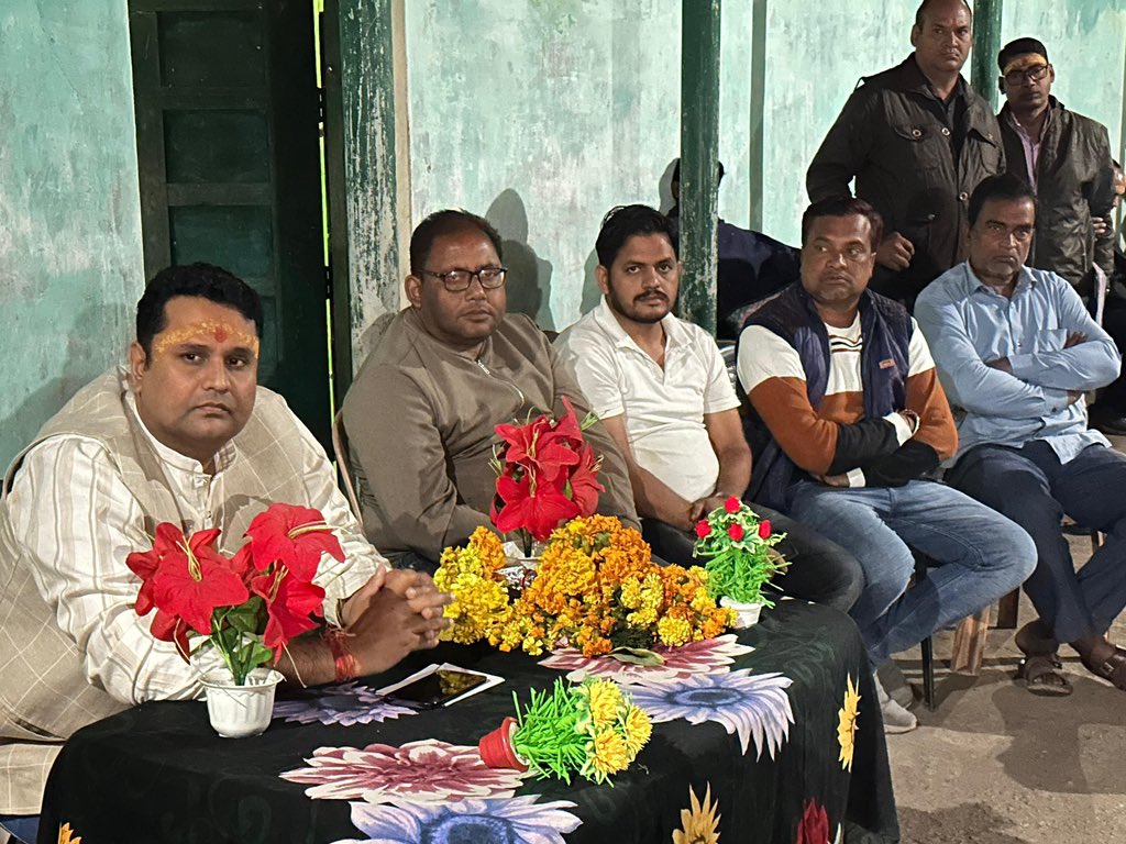 umeshpatelcgpyc's tweet image. आज अपने विधानसभा क्षेत्र के खरसिया वि.खं. अंतर्गत ग्राम कनमुरा और टेमटेमा में जनसंपर्क कर लोगों से भेट मुलाकात किया।