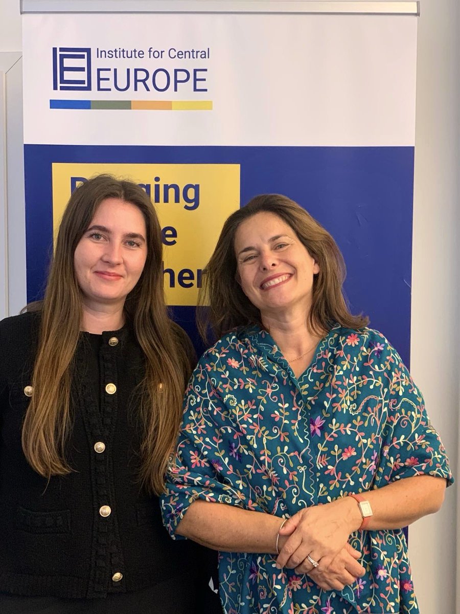 ACRONYM_HEurope's tweet photo. Highlights from our working sessions ✍🏼💡
Step by step, the project has nearly taken full shape!
#ACRONYMproject #Migration https://t.co/r3oaijFClB