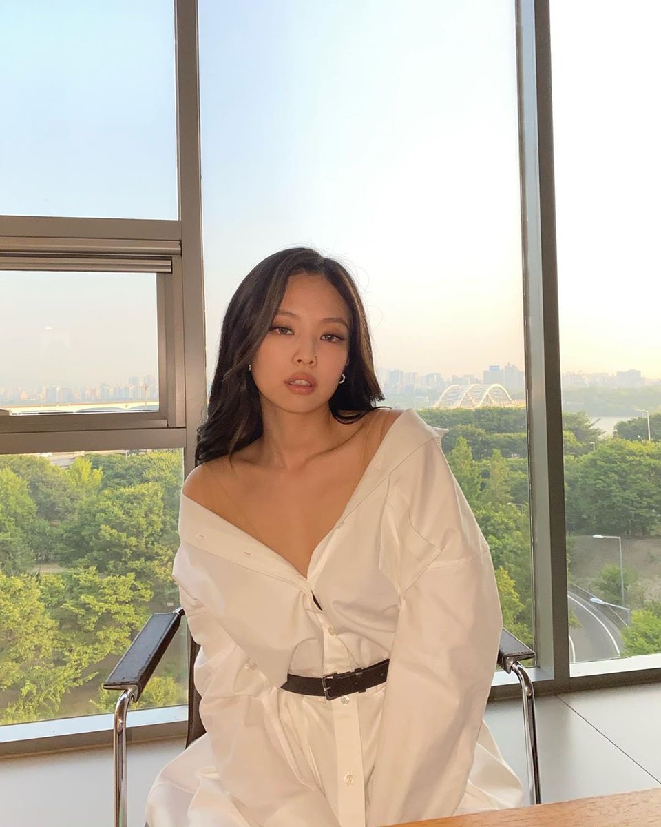 ChanclPrincess_'s tweet image. catch me where the sunlight hits just right.