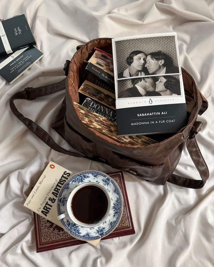 𝙳𝚊𝚛𝚔 𝚊𝚌𝚊𝚍𝚎𝚖𝚒𝚊 𝚍𝚛𝚎𝚊𝚖𝚜 (@academiadreams) on Twitter photo 