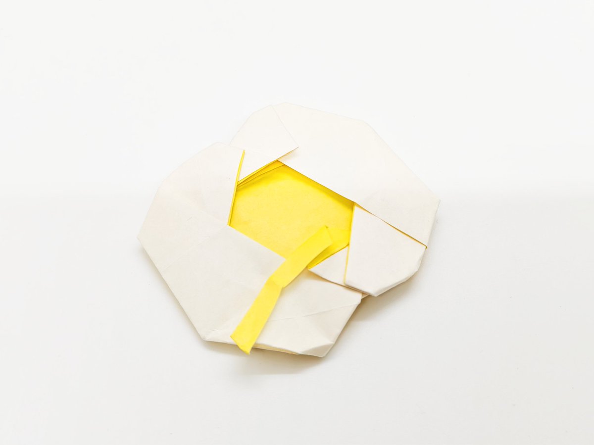 BeeOrigami's tweet image. Egg
By me