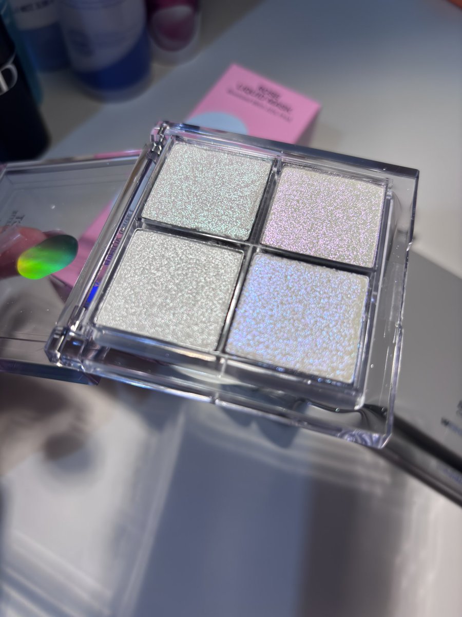 cyśka will see bts 🪭 tweet media