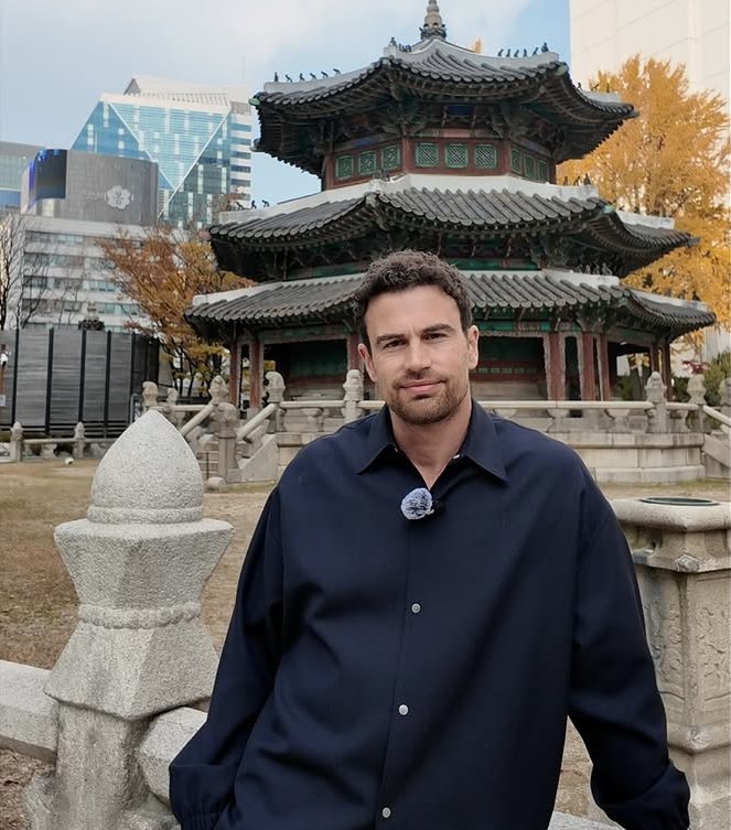 onlytheojames's tweet image. Theo James in Seoul for UNHCR… as beautiful on the outside as he is on the inside. A MAN!!!