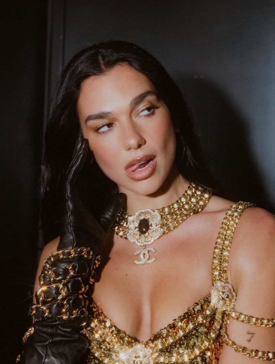 DUAL1PAMEXICO's tweet photo. Dua Lipa vía redes:
“CDMX segunda noche, aún más especial por que pude compartir el escenario con el legendario Fher. Muchísimas gracias desde el fondo de mi corazón!!!! No puedo creer que solo queda 1 show del radical Optimism tour!!! 🤧🤧🤧 Nos vemos mañana!!!” https://t.co/orRo8ajNIC