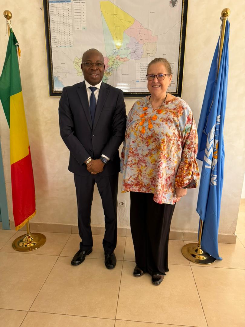 omsmali's tweet photo. Le Représentant de l’#OMS au Mali a reçu ce 04 décembre Mme Lee-Anne Herman, nouvelle Chargée d’affaires de l’Ambassade du Canada au Mali et au Niger. Échanges sur les priorités santé et la collaboration #OMS-#Canada pour renforcer le système de santé au Mali. 🇲🇱🇨🇦 https://t.co/8zME67wmnU