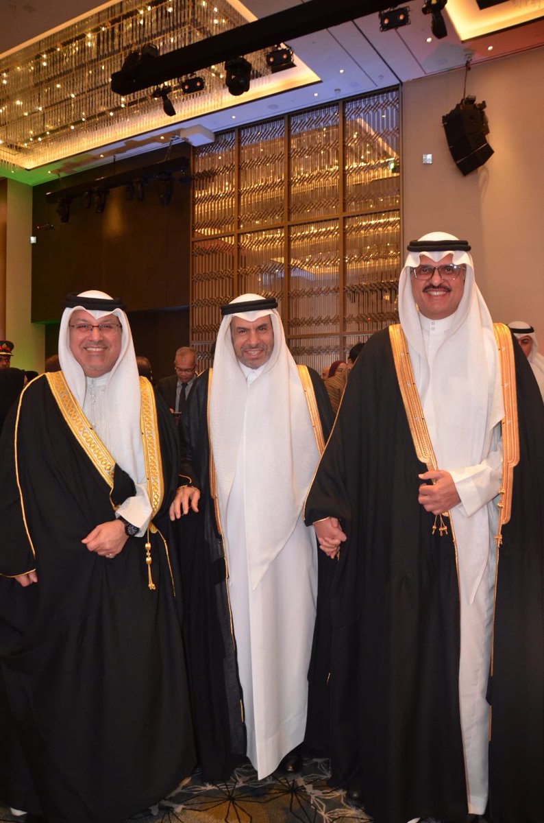 BahrainEmbKW's tweet image. حضر سعادة السفير صلاح علي المالكي، سفير مملكة البحرين لدى دولة الكويت، حفل الاستقبال الذي أقامه سعادة  الدكتور صالح الخروصي سفير سلطنة عمان الشقيقة في الكويت بمناسبة اليوم الوطني العماني وذلك بحضور سمو الشيخ أحمد عبدالله الأحمد الصباح  رئيس مجلس الوزراء بدولة الكويت.