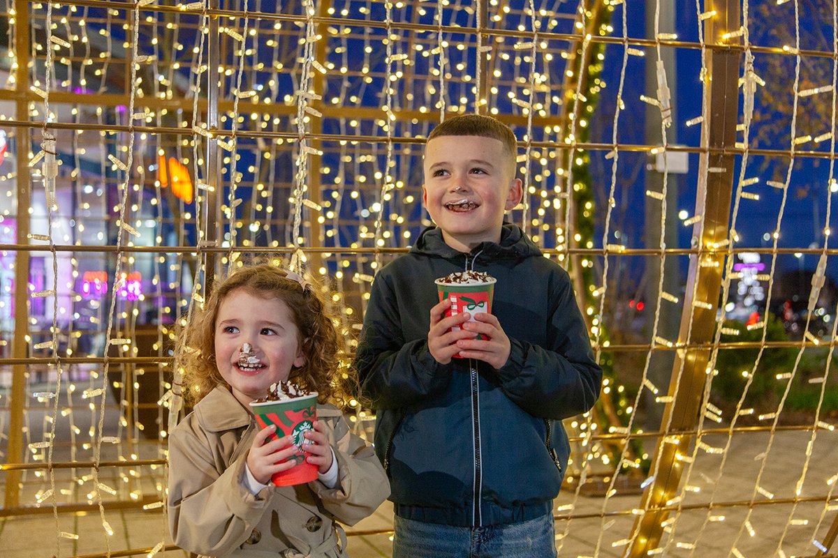 This is your sign to bring your little ones for a scrumptious warm Starbucks Christmas drink 😊