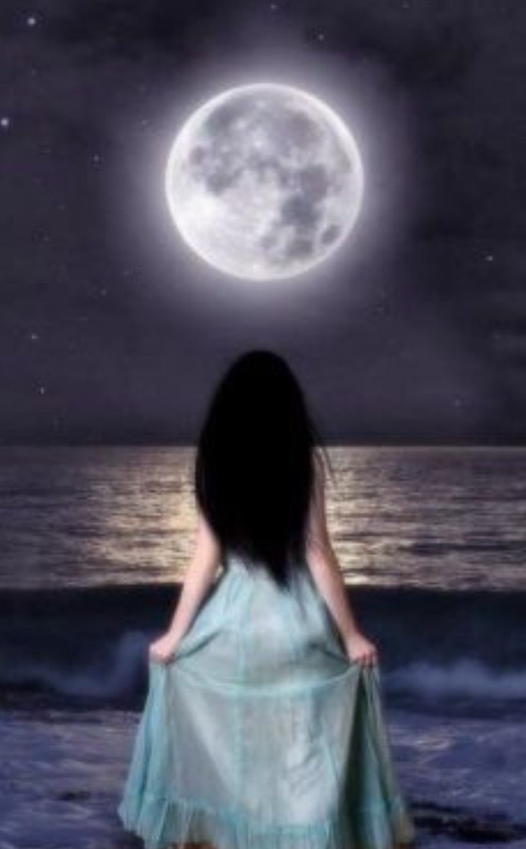 चाँदनी रातें तुमसे मिलने को कहती हैं,
हवाएँ भी धीरे-से तुम्हारा नाम लेती हैं।

सन्नाटों में भी तुम्हारी हँसी सुनाई देती है,
हर तारे की चमक में तुम्हारी झलक दिखती है।

ये रातें, ये तन्हाई, ये खामोशी,
सब कुछ बस तुम्हारे इंतज़ार में बँधी हैं।

आओ, मेरे ख्वाबों की इस दुनिया में,
जहाँ