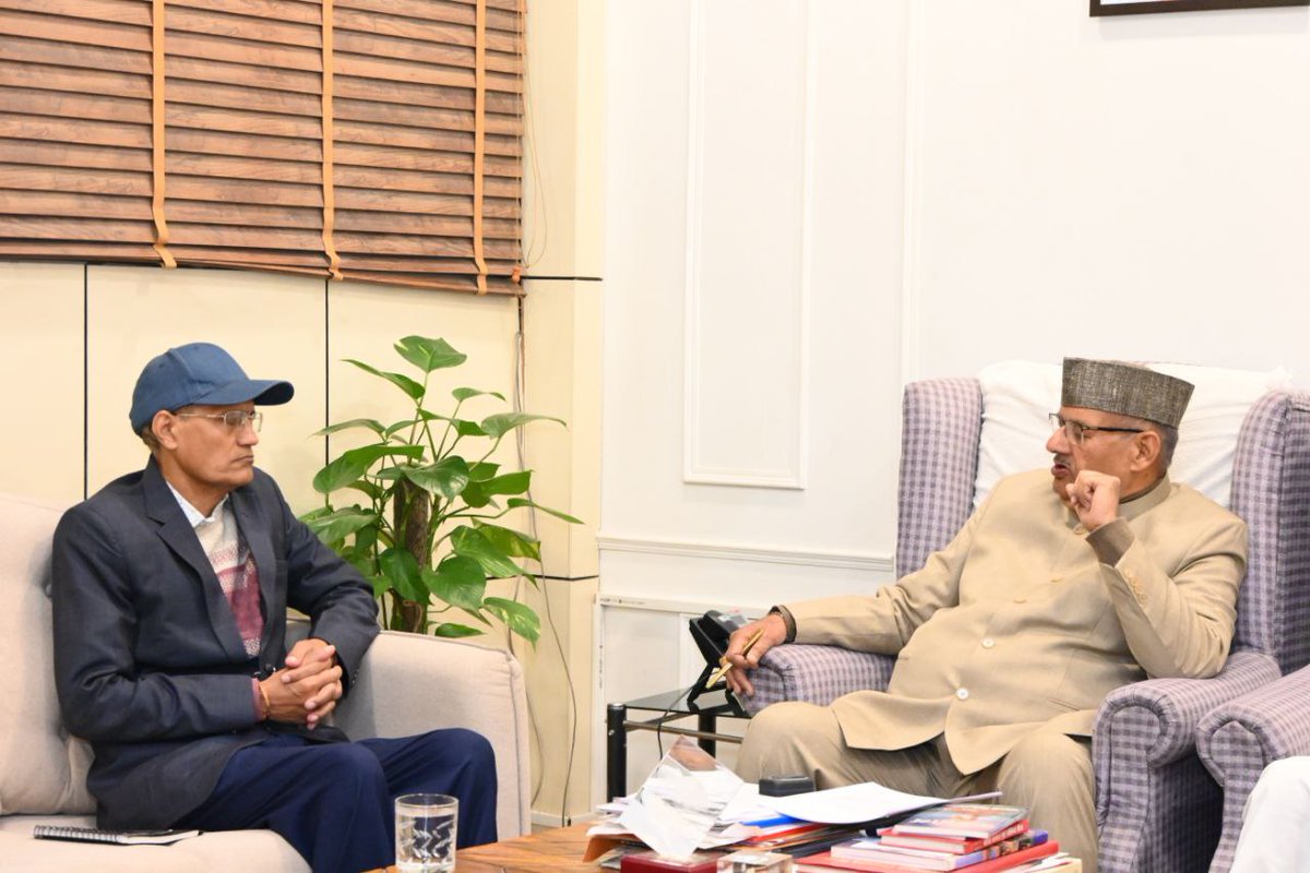 ganeshjoshibjp's tweet image. आज कृषि एवं उद्यान विभाग की समीक्षा बैठक कर अधिकारियों को विभागीय योजनाओं का लाभ समय पर किसानों तक पहुँचाने के निर्देश दिए।
प्रदेश में शीघ्र ही इंटीग्रेटेड पैक हाउस का निर्माण होगा, जिससे हमारे कृषि उत्पाद अंतरराष्ट्रीय मानकों के अनुरूप तैयार होंगे और किसानों की आय बढ़ाने हेतु…