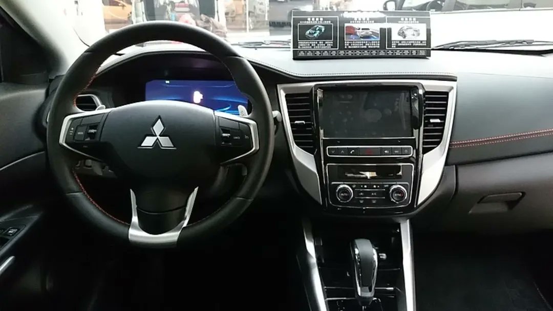 SelebtwitMobil's tweet image. PAJERO SPORT SEDAN ???
Mitsubishi Lancer masi dijual d bbrp negara, dan bentuknya Pajero bgt smp interiornya jg
===
A SEDAN PAJERO SPORT ???
Mitsubishi Lancer is still being sold in some (very few) countries. Can't help but notice even the interior looks like a Pajero Sport