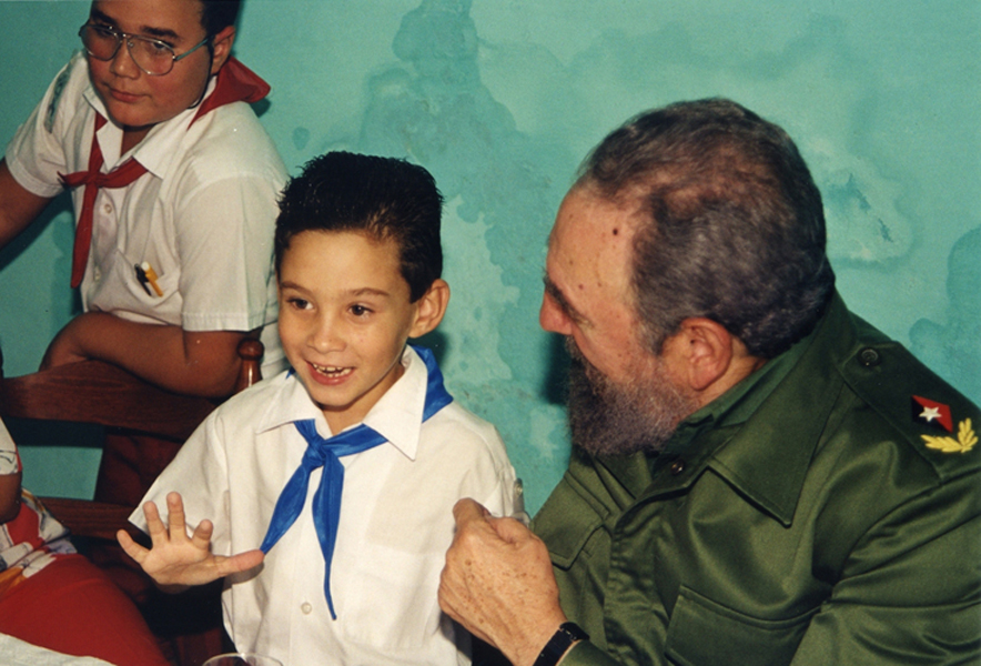📸#FidelCastro junto al niño Elián González en su séptimo cumpleaños.

fidelcastro.cu
#100AñosConFidel #Cuba #Revolución #FidelCastro #SomosCuba #SomosContinuidad #RevoluciónCubana