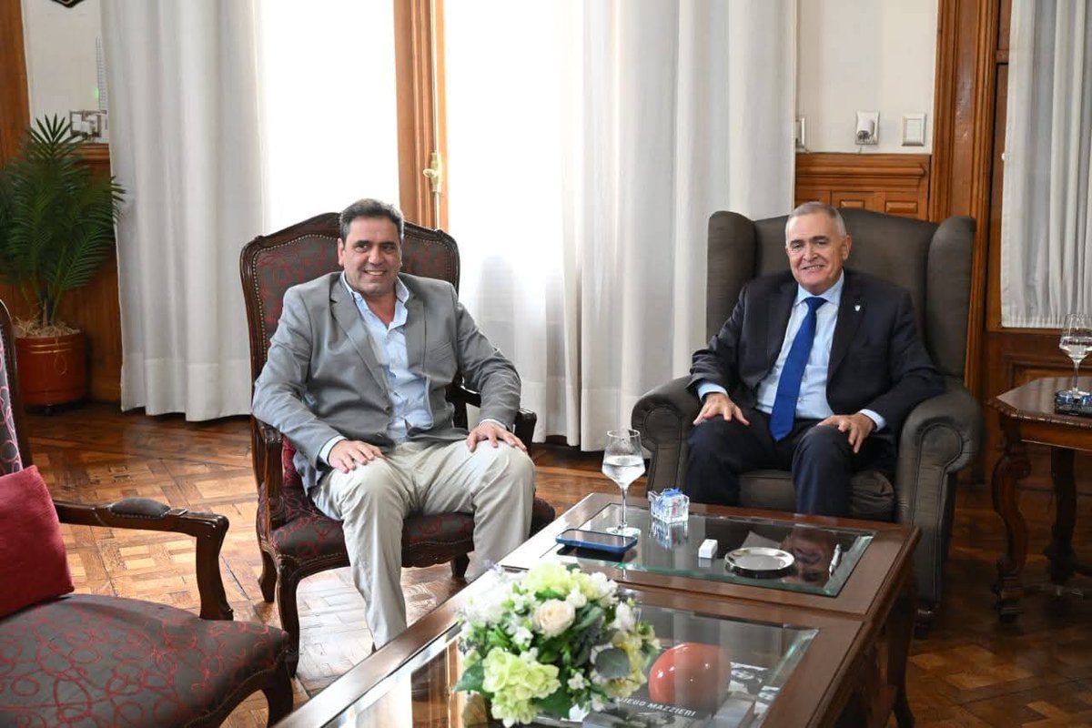 𝗖𝗮𝘀𝗮 𝗱𝗲 𝗚𝗼𝗯𝗶𝗲𝗿𝗻𝗼 | Mantuvimos una reunión institucional con <a href="/catalanlisandro/">Lisandro Catalán</a>, director titular de YPF y presidente de La Libertad Avanza en Tucumán, en la que abordamos temas centrales de la agenda política, institucional y electoral de la provincia. 

☑️