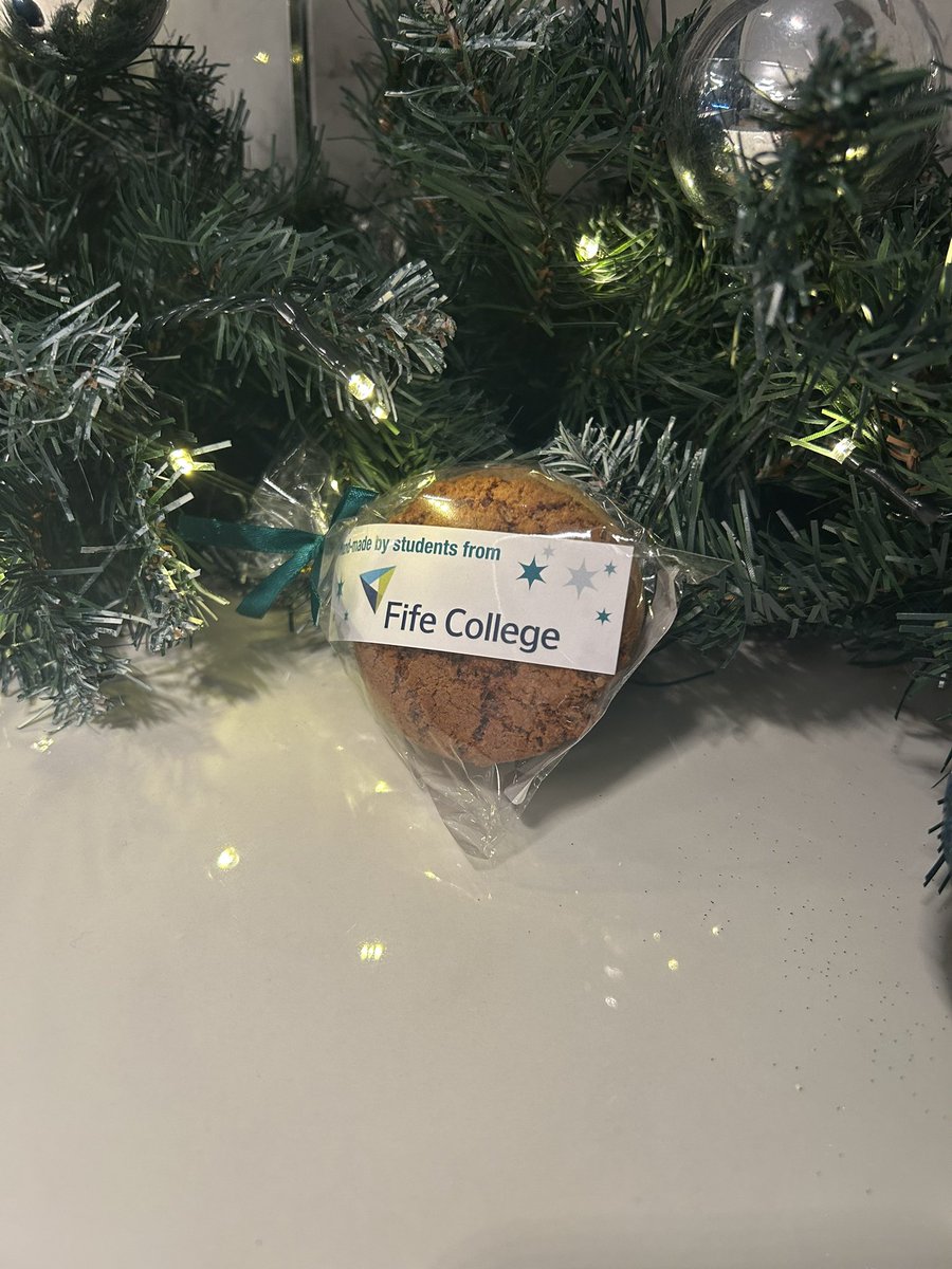 ColDevNet's tweet image. A MASSIVE shoutout to the amazing @fifecollege students &amp;amp; catering team for creating tonight’s #CollegeAwards treats! 

They look incredible—and taste even better (don’t worry, we’ll save you some… )!