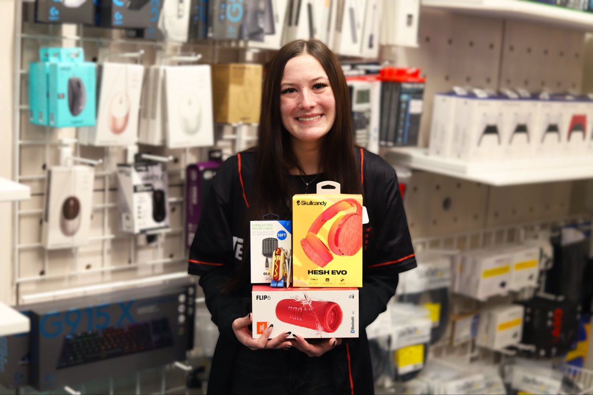It's time to lock in, Redbirds! From noise-cancelling headphones to extra charging cables, we've got you covered for all your finals week essentials! Stop by TechZone on the first floor of the Bone Student Center to stock up on all your needs 📚