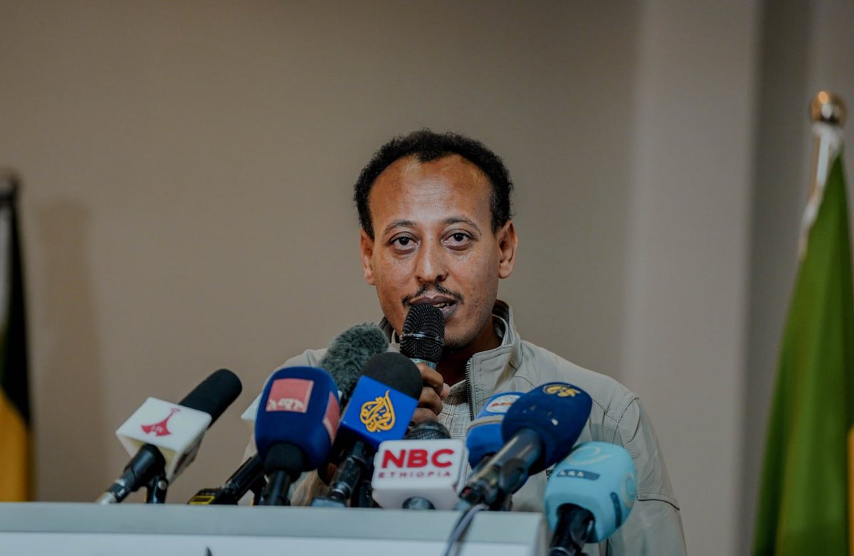 ebczena's tweet photo. 📢 PEACE BREAKTHROUGH: Historic Deal in Amhara!
The Amhara Regional Government and the Amhara Fano People’s Organization (AFaHD) have signed a sustainable peace agreement.
President Arega Kebede urged all remaining armed groups to abandon the gun for dialogue. The deal, mediated by the AU/IGAD, is hailed as an example of African solutions for African problems.
#Amhara #EthiopiaPeace #Fano #Dialogue #EBC 
https://t.co/6UIZTVwM9j